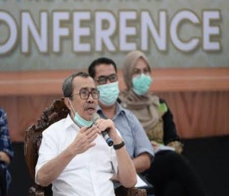 Gubernur Riau, Syamsuar dikritik (foto/int)